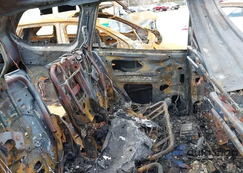 2014 Nissan Pathfinder Hybrid Platinum z USA, uszkodzony, nr VIN 5N1CR2MM4EC638247